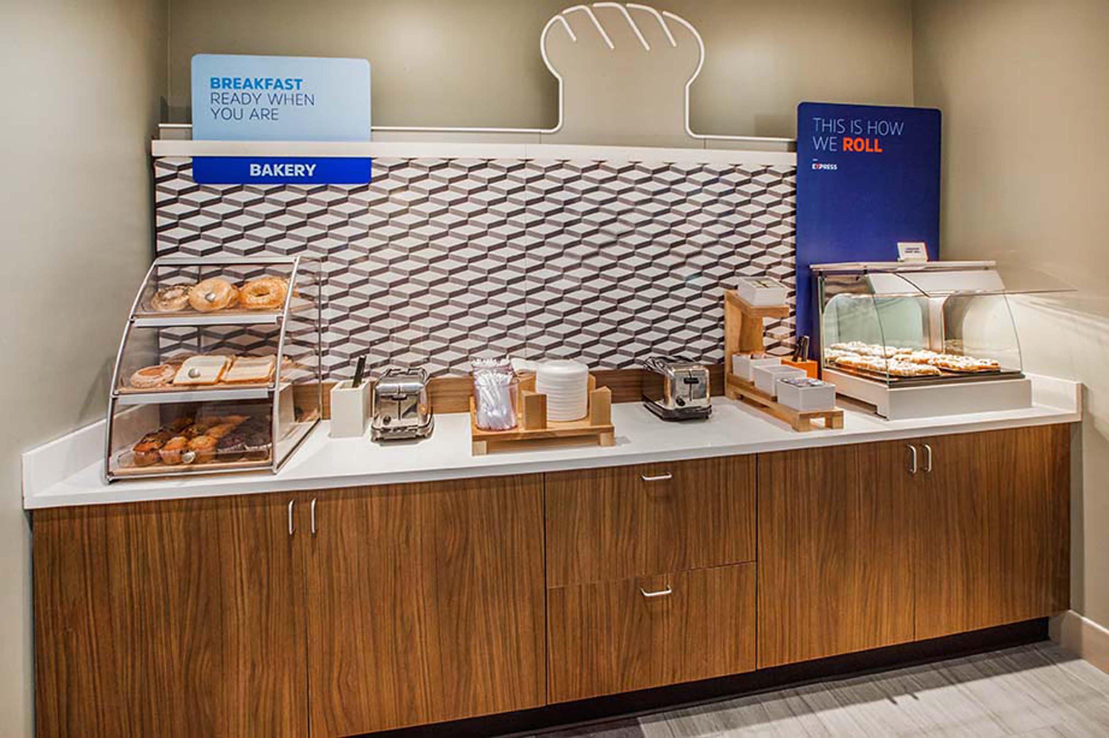 Holiday Inn Express & Suites Irving Conv Ctr - Las Colinas By Ihg Luaran gambar
