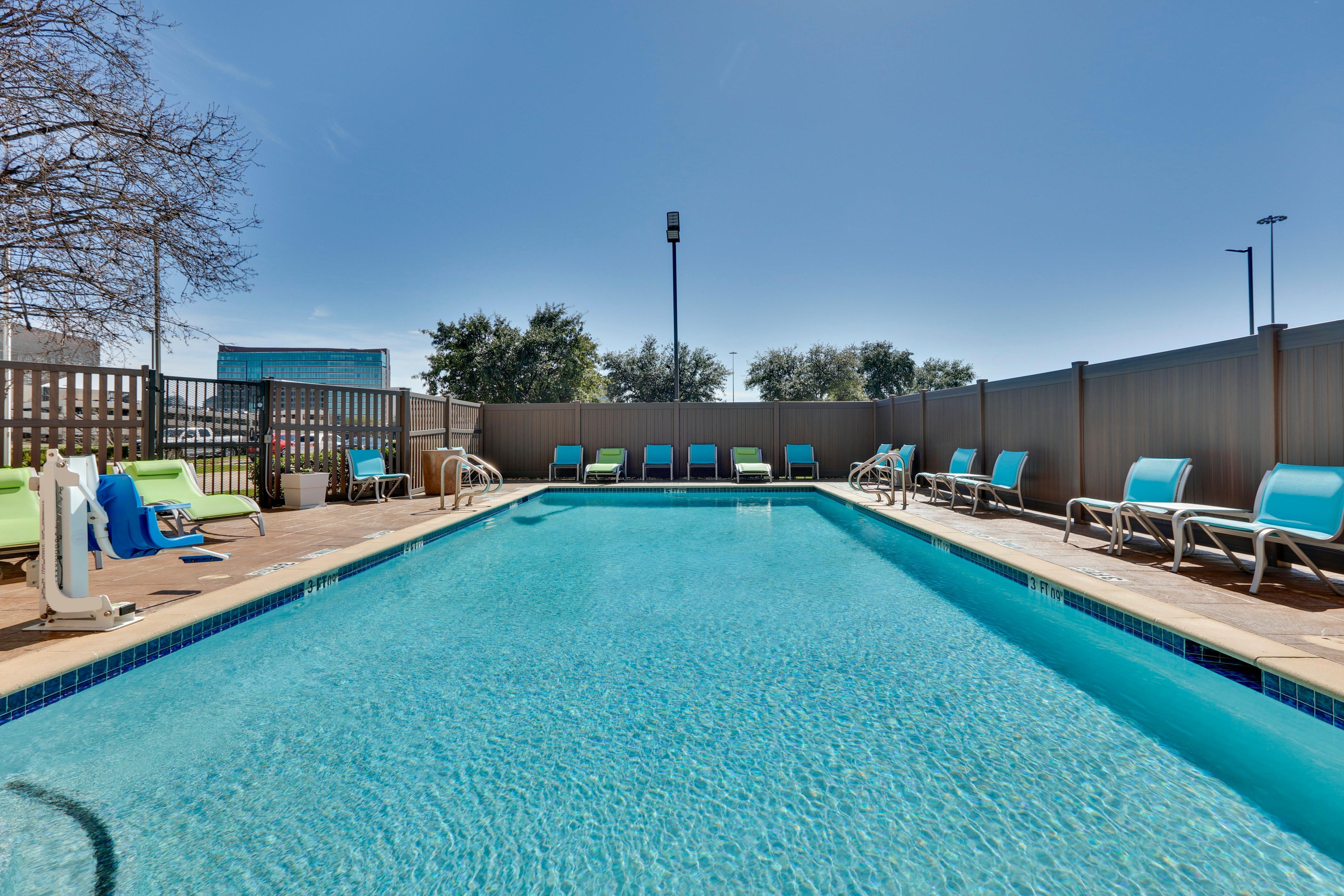 Holiday Inn Express & Suites Irving Conv Ctr - Las Colinas By Ihg Luaran gambar