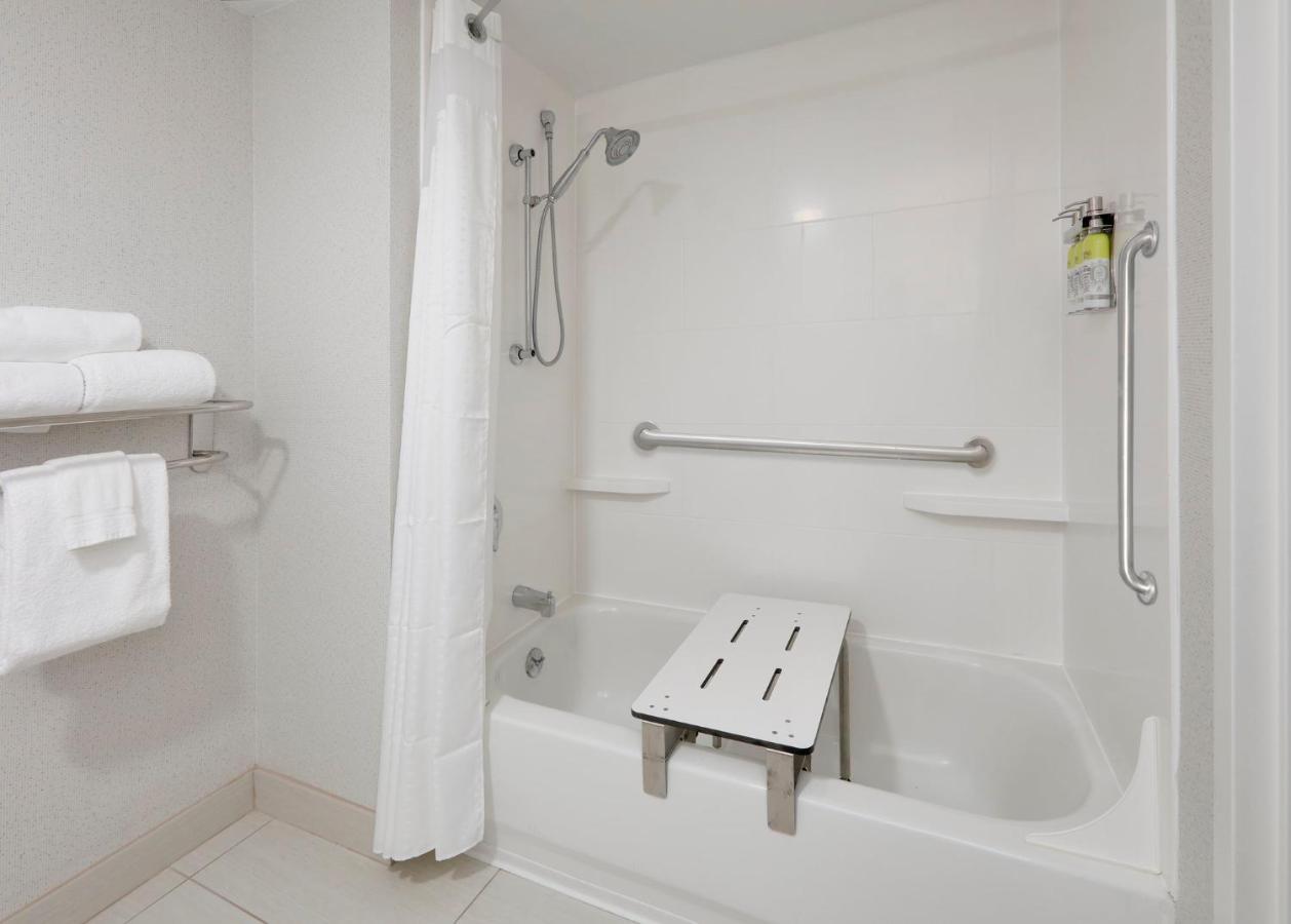 Holiday Inn Express & Suites Irving Conv Ctr - Las Colinas By Ihg Luaran gambar
