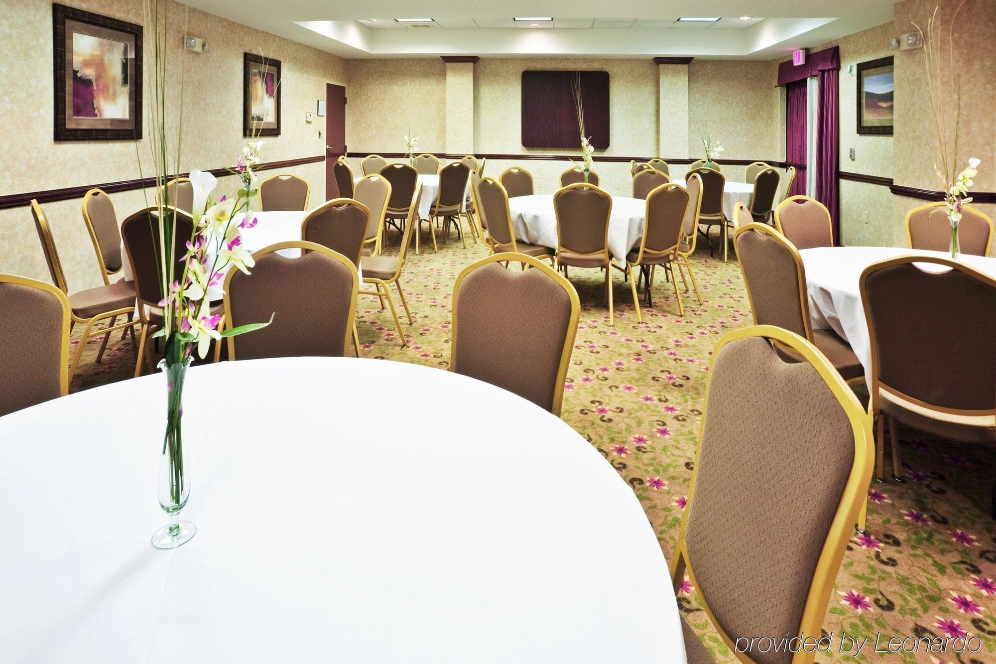 Holiday Inn Express & Suites Irving Conv Ctr - Las Colinas By Ihg Restoran gambar