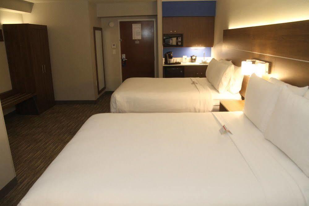 Holiday Inn Express & Suites Irving Conv Ctr - Las Colinas By Ihg Luaran gambar